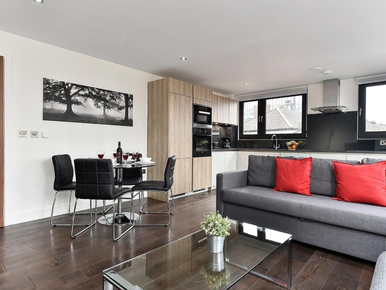 Capacity-1 * Londra